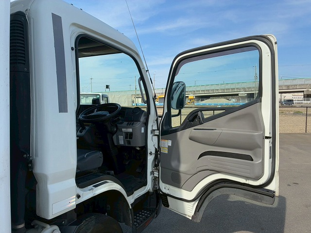 2168 TPG-FEB50 保証対象車両 三菱ふそう キャンター 冷蔵冷凍車 ワイド ロング 東プレ -30℃低温設定 R404A 2室 可動式仕切り板 左サイド扉 3トン積載 3t 7t 小型 冷凍バン 箱車(45枚目)