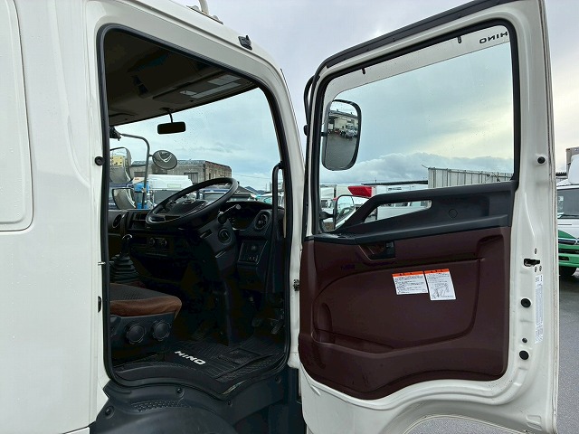 2080 2PG-FD2ABA  H30 日野 レンジャー アルミブロック フルキャブ ベッド付き 6200 フルワイド トランテックス 3.6トン積載 6速 MT マニュアル 4t 8t 中型 平ボディ（44枚目）