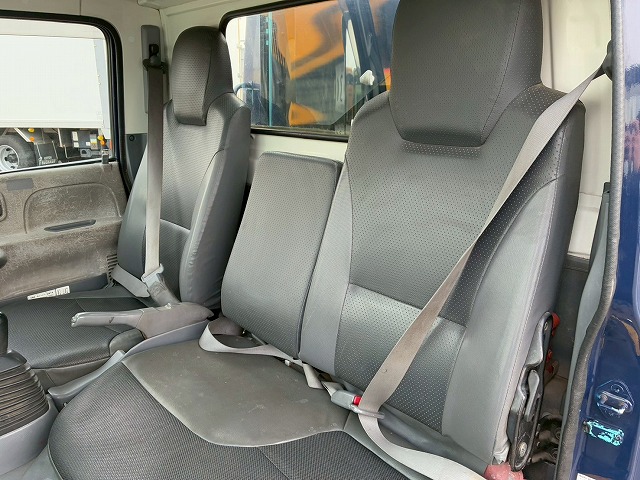 K-2136 BKG-NKR85AN 保証対象車両 H23 いすゞ エルフ 圧縮式塵芥車 標準幅 ショート 新明和工業 プレス式 押し出し排出 連続作動車 スイッチ 汚水タンク 2t 6.5t 小型 特装車 清掃車(47枚目)