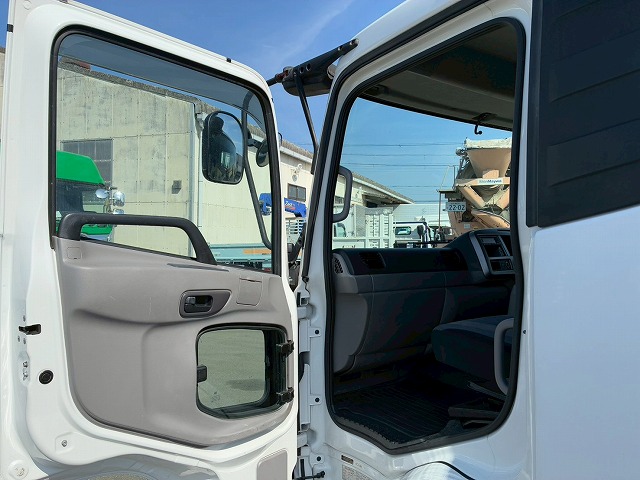 2169 TKG-MK38L H26 UDトラックス コンドル アルミブロック フルキャブ/ベッド付き 3.6トン積載 6200 標準幅 TOYOBODY 215馬力 6速 MT マニュアル 4t 8t 中型 平ボディ（48枚目）