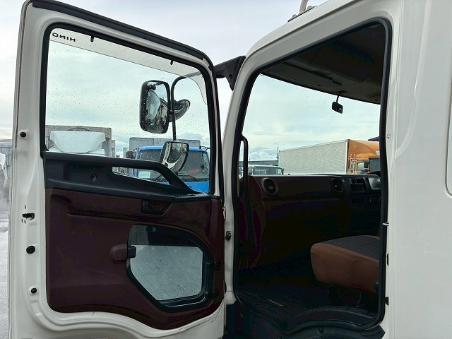 2080 2PG-FD2ABA  H30 日野 レンジャー アルミブロック フルキャブ ベッド付き 6200 フルワイド トランテックス 3.6トン積載 6速 MT マニュアル 4t 8t 中型 平ボディ（45枚目）