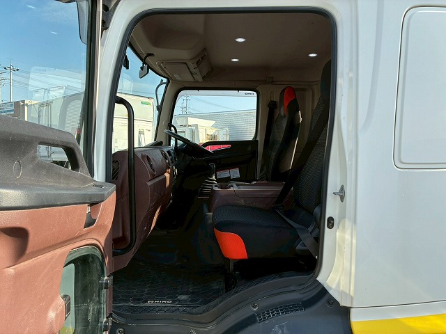 K2107 2KG-FD2ABA 保証対象車両 車検付 令和8年11月迄 H29 日野 レンジャー 4段クレーン ワンオーナー フルキャブ/ベッド付き 古河ユニック UNIC ラジコン フックイン 角足アウトリガー 6速 MT マニュアル 4t 8t 中型 カーゴクレーン（49枚目）