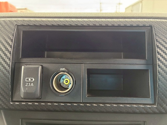 2100 2PG-FD2ABG ☆★ハイルーフ!★後輪エアサス!★☆ ◆6200×フルワイド!◆内高:242cm!◆ ◎2.7トン積載!◎240馬力!◎6速MT!◎ 成約! 神奈川県(47枚目)