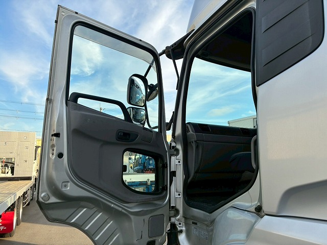 2071 QKG-CD5ZA  H26 UDトラックス クオン アルミウイング 6×2 3軸1デフ 後輪エアサス 日本フルハーフ ラッシング スタンション 380馬力 エスコット AT 10t 25t 大型 バン 箱車（48枚目）