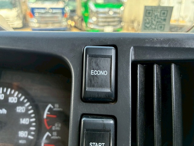 2179 TKG-FRR90T2  車検付 令和8年10月迄 H27 いすゞ フォワード アルミウイング フルキャブ/ベッド付き 6200 フルワイド 後輪エアサス 日本フルハーフ 240馬力 6速マニュアル MT 4t 8t 中型 バン 箱車（47枚目）