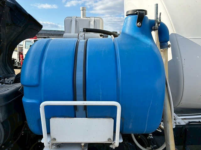 2159 QKG-FK72FZ 保証対象車両 車検付 令和8年12月迄 H27 三菱ふそう 増トンファイター コンクリートミキサー車 新明和工業 6.3立米 ショートキャブ/ベッドレス 240馬力 6速 MT マニュアル 8トン積載 8t 15t 中型 増トン コンクリ作業車(47枚目)