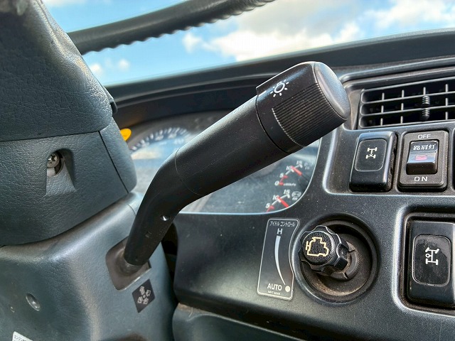 2102 KL-CG55K  車検付 令和8年8月迄 H16 日産ディーゼル UDトラックス ビッグサム セーフティローダー 8×4 4軸低床2デフ リーフサスペンション 花見台 ウインチ ラジコン 400馬力 RH8 V8型 生エンジン 7速 MT マニュアル 10t 25t 大型 セルフ 重機運搬車 回送車（47枚目）