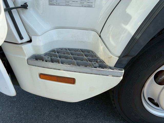 2169 TKG-MK38L H26 UDトラックス コンドル アルミブロック フルキャブ/ベッド付き 3.6トン積載 6200 標準幅 TOYOBODY 215馬力 6速 MT マニュアル 4t 8t 中型 平ボディ（50枚目）