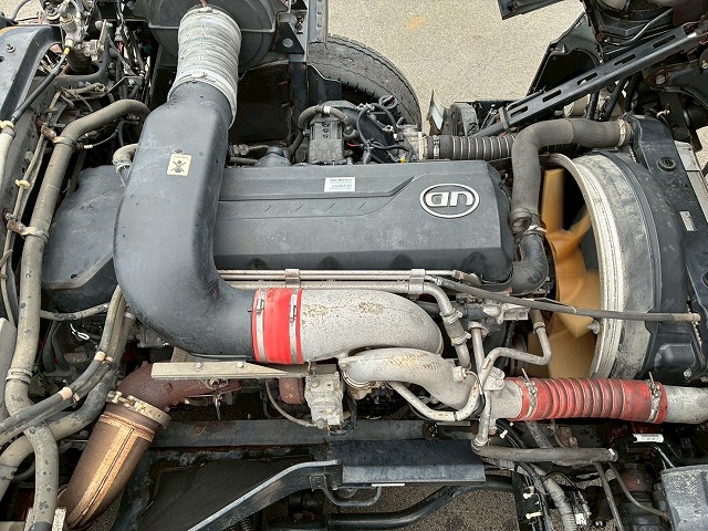 2067 QPG-GK5XAB H29 UDトラックス クオン トラクターヘッド シングルヘッド ハイルーフ 第5輪荷重 11500kg 11.5トン エスコット AT 410馬力 B尺 10t 45t 大型 牽引 1デフヘッド（46枚目）