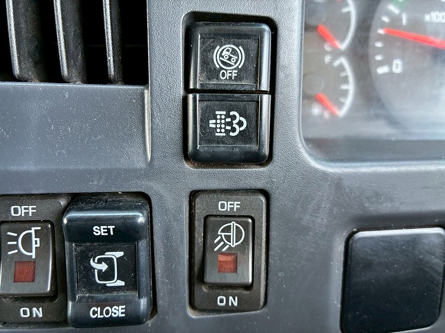 2179 TKG-FRR90T2  車検付 令和8年10月迄 H27 いすゞ フォワード アルミウイング フルキャブ/ベッド付き 6200 フルワイド 後輪エアサス 日本フルハーフ 240馬力 6速マニュアル MT 4t 8t 中型 バン 箱車（49枚目）