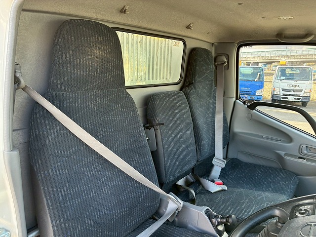 K-2103 2RG-XZU600T 保証対象車両 車検付 令和8年8月迄 R5 日野 デュトロ ダンプ ワンオーナー 4ナンバー 極東開発工業 全低床 フルフラットロー 150馬力 6速 MT マニュアル 5トン限定・準中型免許 2t 5t 小型 土砂ダンプ(51枚目)