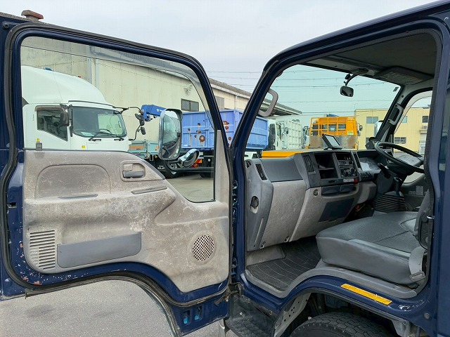 K-2136 BKG-NKR85AN 保証対象車両 H23 いすゞ エルフ 圧縮式塵芥車 標準幅 ショート 新明和工業 プレス式 押し出し排出 連続作動車 スイッチ 汚水タンク 2t 6.5t 小型 特装車 清掃車(51枚目)