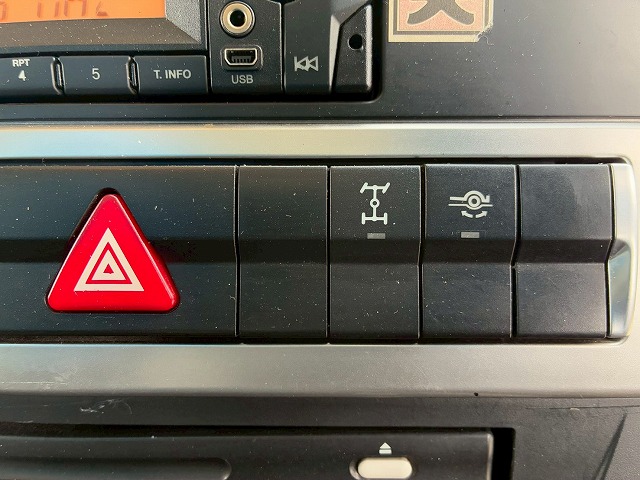 K-2140 2PG-FS74HZ H30 三菱ふそう スーパーグレート アルミウイング ワンオーナー 8×4 4軸低床2デフ 後輪エアサス パブコ エアロパーツ エアロ仕様 13.8トン積載 394馬力 シフトパイロット AT 10t 25t 大型 パネルウイング（50枚目）