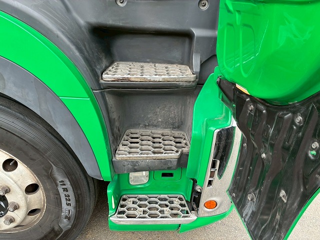 K-2111 2DG-SS1EKGG  検切れナンバー付き H30 日野 プロフィア トラクターヘッド ワンオーナー ハイルーフ 6×4 3軸2デフ 後輪エアサス 永久磁石式リターダ 450馬力 7速MT マニュアル 10t 53t 大型 牽引 2デフヘッド ダブルデフ（50枚目）