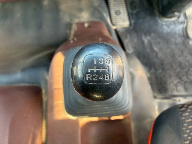 K2107 2KG-FD2ABA 保証対象車両 車検付 令和8年11月迄 H29 日野 レンジャー 4段クレーン ワンオーナー フルキャブ/ベッド付き 古河ユニック UNIC ラジコン フックイン 角足アウトリガー 6速 MT マニュアル 4t 8t 中型 カーゴクレーン（53枚目）