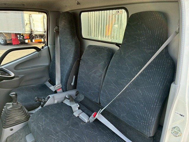 K-2103 2RG-XZU600T 保証対象車両 車検付 令和8年8月迄 R5 日野 デュトロ ダンプ ワンオーナー 4ナンバー 極東開発工業 全低床 フルフラットロー 150馬力 6速 MT マニュアル 5トン限定・準中型免許 2t 5t 小型 土砂ダンプ(52枚目)