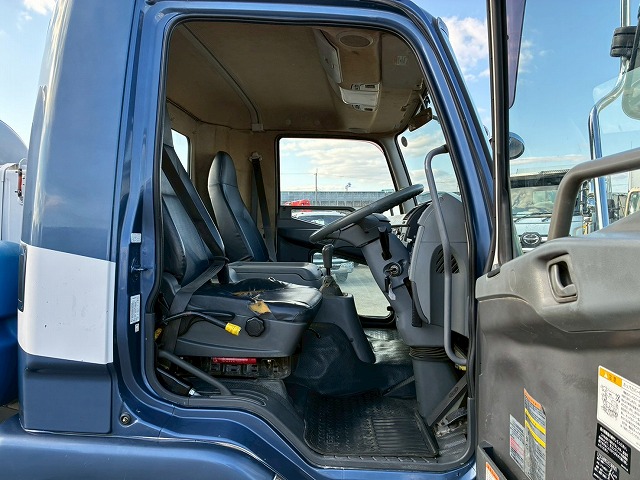 2159 QKG-FK72FZ 保証対象車両 車検付 令和8年12月迄 H27 三菱ふそう 増トンファイター コンクリートミキサー車 新明和工業 6.3立米 ショートキャブ/ベッドレス 240馬力 6速 MT マニュアル 8トン積載 8t 15t 中型 増トン コンクリ作業車(50枚目)