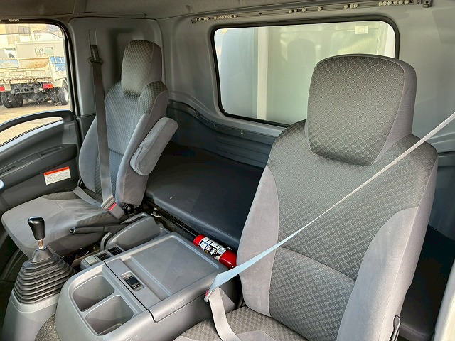 2072 2RG-FRR90S2  ★車検付！令和8年7月迄★ワンオーナー！★ ◆2.95トン積載！◆6200ボディ×標準幅！◆  ◎内高：240cm！◎フルキャブ/ベッド付！◎　成約★　岩手県（52枚目）