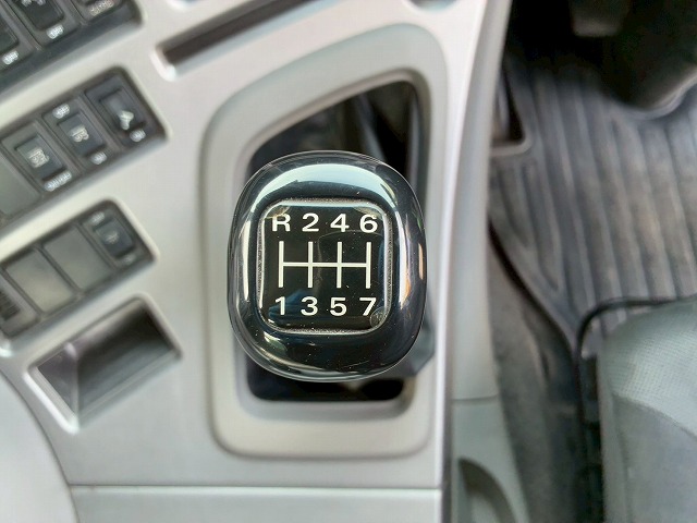 K-2128 QPG-CD5ZA  車検付 令和8年11月迄 H27 UDトラックス クオン 4段クレーン ラジコン フックイン TADANO タダノ 永久磁石式リターダ 7速 MT マニュアル 10t 25t 大型 ユニック車 カーゴクレーン（52枚目）