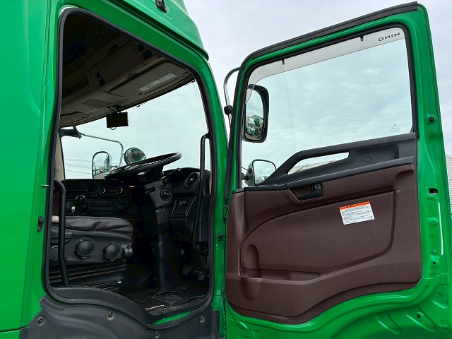 K-2111 2DG-SS1EKGG  検切れナンバー付き H30 日野 プロフィア トラクターヘッド ワンオーナー ハイルーフ 6×4 3軸2デフ 後輪エアサス 永久磁石式リターダ 450馬力 7速MT マニュアル 10t 53t 大型 牽引 2デフヘッド ダブルデフ（52枚目）