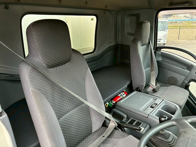 2149 TKG-FRR90S2 H26 いすゞ フォワード 冷蔵冷凍車 格納式パワーゲート フルキャブ/ベッド付き 東プレ -30℃低温設定 格納式パワーゲート PG 左サイド扉 6速 MT マニュアル 4t 8t 中型 冷凍バン 箱車(54枚目)