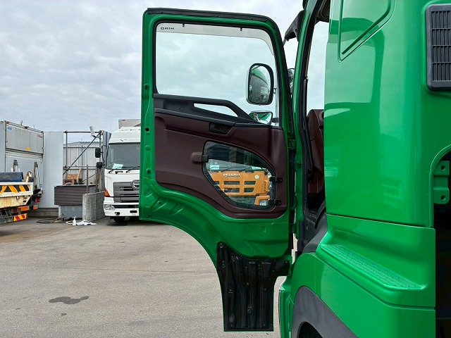 K-2111 2DG-SS1EKGG  検切れナンバー付き H30 日野 プロフィア トラクターヘッド ワンオーナー ハイルーフ 6×4 3軸2デフ 後輪エアサス 永久磁石式リターダ 450馬力 7速MT マニュアル 10t 53t 大型 牽引 2デフヘッド ダブルデフ（54枚目）