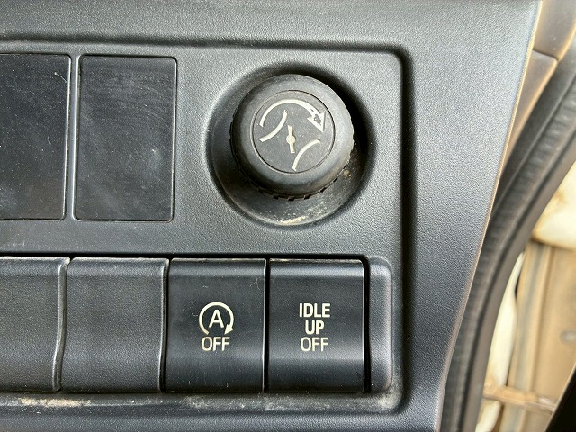 K2107 2KG-FD2ABA 保証対象車両 車検付 令和8年11月迄 H29 日野 レンジャー 4段クレーン ワンオーナー フルキャブ/ベッド付き 古河ユニック UNIC ラジコン フックイン 角足アウトリガー 6速 MT マニュアル 4t 8t 中型 カーゴクレーン（57枚目）