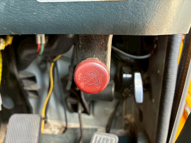 2102 KL-CG55K  車検付 令和8年8月迄 H16 日産ディーゼル UDトラックス ビッグサム セーフティローダー 8×4 4軸低床2デフ リーフサスペンション 花見台 ウインチ ラジコン 400馬力 RH8 V8型 生エンジン 7速 MT マニュアル 10t 25t 大型 セルフ 重機運搬車 回送車（54枚目）