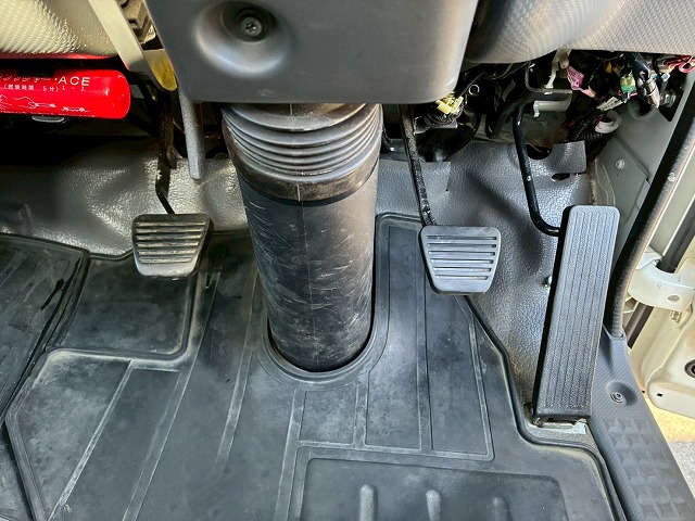 2133 2RG-NMR88R 保証対象車両 R3 いすゞ エルフ 4段クレーン ハイキャブ ショート 10尺ボディ 3トン積載 古河ユニック UNIC ラジコン フックイン 150馬力 6速 MT マニュアル 3t 7t 小型 ユニック車 カーゴクレーン(56枚目)