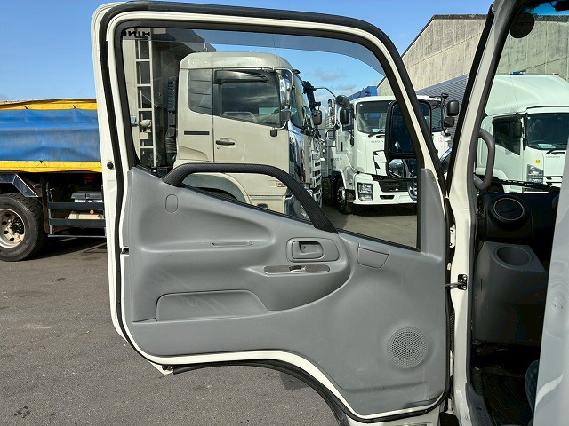 K-2103 2RG-XZU600T 保証対象車両 車検付 令和8年8月迄 R5 日野 デュトロ ダンプ ワンオーナー 4ナンバー 極東開発工業 全低床 フルフラットロー 150馬力 6速 MT マニュアル 5トン限定・準中型免許 2t 5t 小型 土砂ダンプ(57枚目)