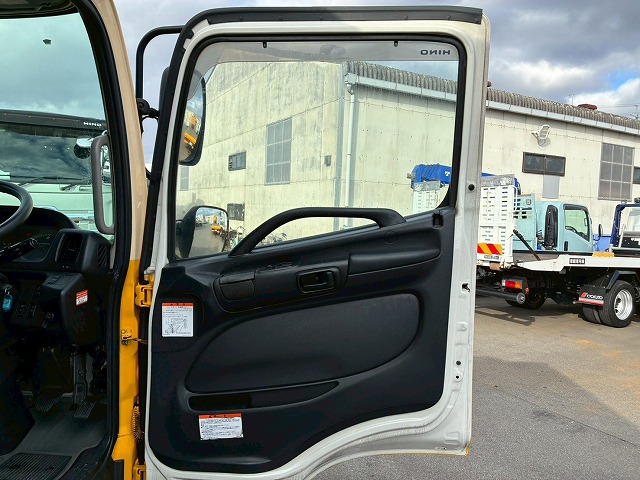 2146 TKG-FD7JKAG  H24 日野 レンジャー 冷蔵冷凍車 フルキャブ/ベッド付き 後輪エアサス 東芝 TOSHIBAキャリア -30℃低温設定 スタンバイ装置 キーストンフロア ジョロダーレール 6速 MT マニュアル 4t 8t 中型 冷凍バン チルド（56枚目）