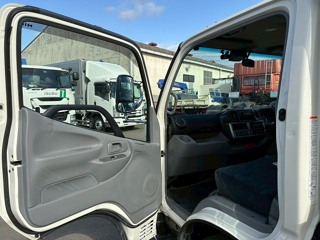 K-2103 2RG-XZU600T 保証対象車両 車検付 令和8年8月迄 R5 日野 デュトロ ダンプ ワンオーナー 4ナンバー 極東開発工業 全低床 フルフラットロー 150馬力 6速 MT マニュアル 5トン限定・準中型免許 2t 5t 小型 土砂ダンプ(58枚目)