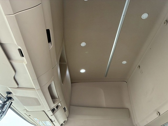 2100 2PG-FD2ABG ☆★ハイルーフ!★後輪エアサス!★☆ ◆6200×フルワイド!◆内高:242cm!◆ ◎2.7トン積載!◎240馬力!◎6速MT!◎ 成約! 神奈川県(57枚目)