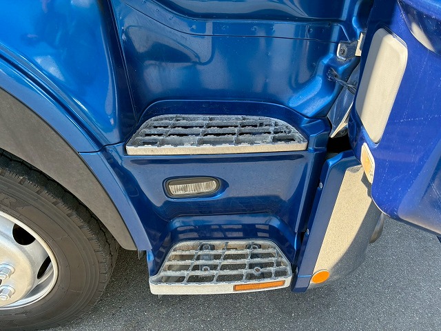 2122 2PG-CG5CA  H29 UDトラックス クオン アルミウイング ハイルーフ 8×4 4軸低床2デフ 後輪エアサス 日本トレクス エスコットⅥ AT 390馬力 10t 25t 大型 バン 箱車（57枚目）