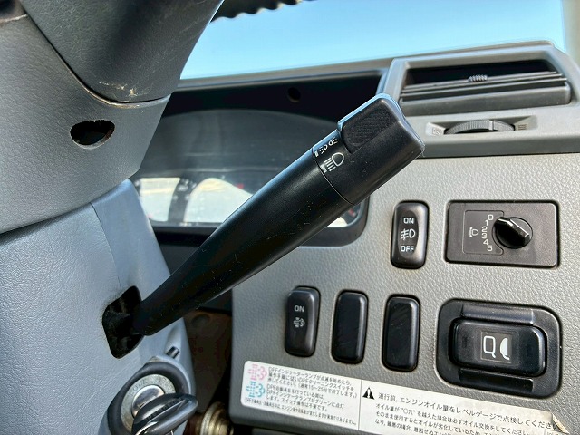 2159 QKG-FK72FZ 保証対象車両 車検付 令和8年12月迄 H27 三菱ふそう 増トンファイター コンクリートミキサー車 新明和工業 6.3立米 ショートキャブ/ベッドレス 240馬力 6速 MT マニュアル 8トン積載 8t 15t 中型 増トン コンクリ作業車(57枚目)