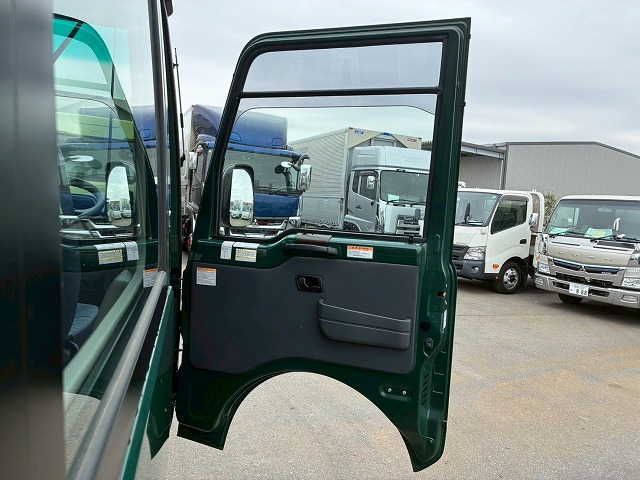 K-2172 2RG-BG740G R4 三菱ふそう ローザ マイクロバス 4×4 四輪駆動 フルタイム 4WD 28人 リクライニング 自動扉 自動ステップ オートスイングドア リアトランク ボトルクーラー デュオニック AT セミオートマ 小型 中型 送迎バス 観光バス(57枚目)