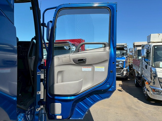 2122 2PG-CG5CA  H29 UDトラックス クオン アルミウイング ハイルーフ 8×4 4軸低床2デフ 後輪エアサス 日本トレクス エスコットⅥ AT 390馬力 10t 25t 大型 バン 箱車（58枚目）