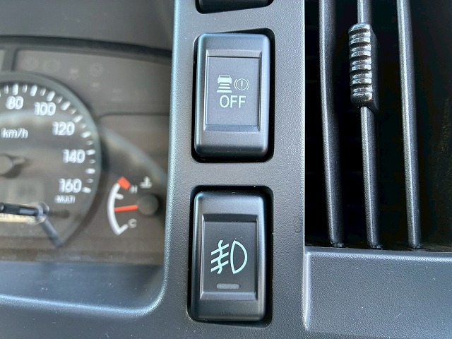 2133 2RG-NMR88R 保証対象車両 R3 いすゞ エルフ 4段クレーン ハイキャブ ショート 10尺ボディ 3トン積載 古河ユニック UNIC ラジコン フックイン 150馬力 6速 MT マニュアル 3t 7t 小型 ユニック車 カーゴクレーン(59枚目)