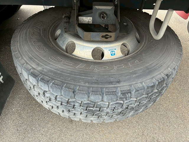 2071 QKG-CD5ZA  H26 UDトラックス クオン アルミウイング 6×2 3軸1デフ 後輪エアサス 日本フルハーフ ラッシング スタンション 380馬力 エスコット AT 10t 25t 大型 バン 箱車（60枚目）