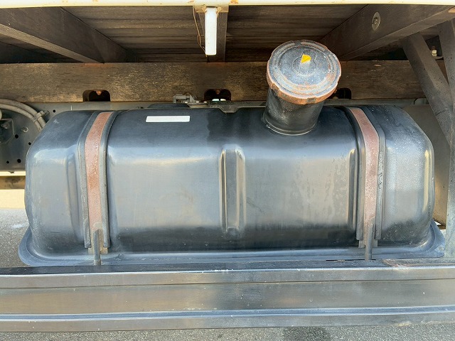 2169 TKG-MK38L H26 UDトラックス コンドル アルミブロック フルキャブ/ベッド付き 3.6トン積載 6200 標準幅 TOYOBODY 215馬力 6速 MT マニュアル 4t 8t 中型 平ボディ（61枚目）