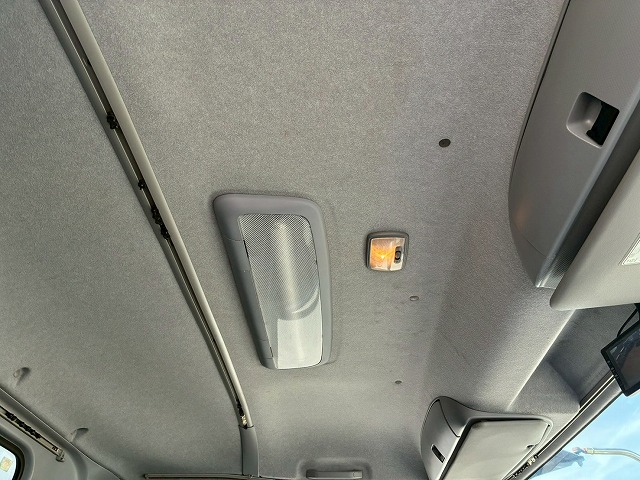 2179 TKG-FRR90T2  車検付 令和8年10月迄 H27 いすゞ フォワード アルミウイング フルキャブ/ベッド付き 6200 フルワイド 後輪エアサス 日本フルハーフ 240馬力 6速マニュアル MT 4t 8t 中型 バン 箱車（59枚目）