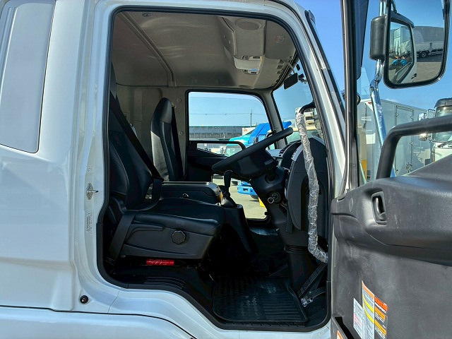 K-2148 2KG-FK62FZ 保証対象車両 R5 三菱ふそう 増トンファイター 4段セルフクレーン フルキャブ/ベッド付き 古河ユニック UNIC ラジコン フックイン ハイジャッキ ロングジャッキ アルミブロック 240馬力 6速 MT マニュアル 7.5t 14t 中型 大型 回送車 重機運搬車(59枚目)