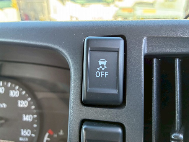 2133 2RG-NMR88R 保証対象車両 R3 いすゞ エルフ 4段クレーン ハイキャブ ショート 10尺ボディ 3トン積載 古河ユニック UNIC ラジコン フックイン 150馬力 6速 MT マニュアル 3t 7t 小型 ユニック車 カーゴクレーン(60枚目)