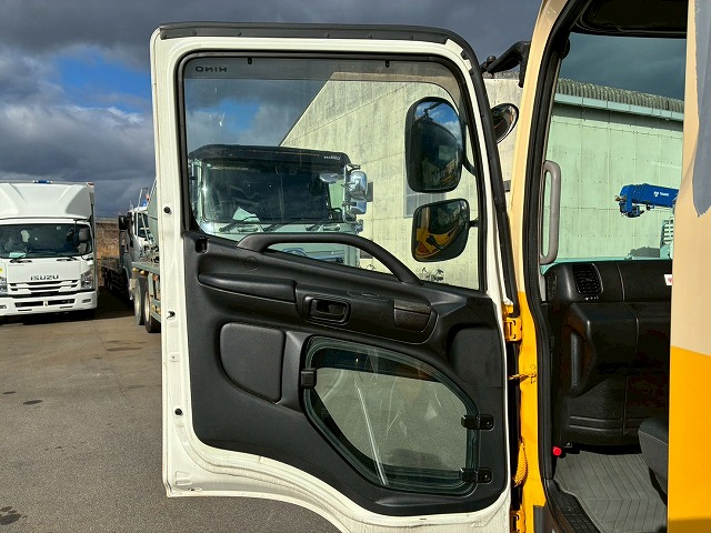 2146 TKG-FD7JKAG  H24 日野 レンジャー 冷蔵冷凍車 フルキャブ/ベッド付き 後輪エアサス 東芝 TOSHIBAキャリア -30℃低温設定 スタンバイ装置 キーストンフロア ジョロダーレール 6速 MT マニュアル 4t 8t 中型 冷凍バン チルド（59枚目）