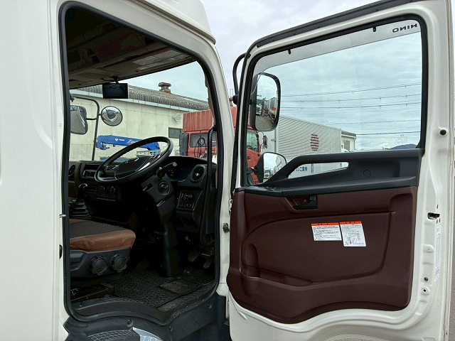 2100 2PG-FD2ABG ☆★ハイルーフ!★後輪エアサス!★☆ ◆6200×フルワイド!◆内高:242cm!◆ ◎2.7トン積載!◎240馬力!◎6速MT!◎ 成約! 神奈川県(60枚目)