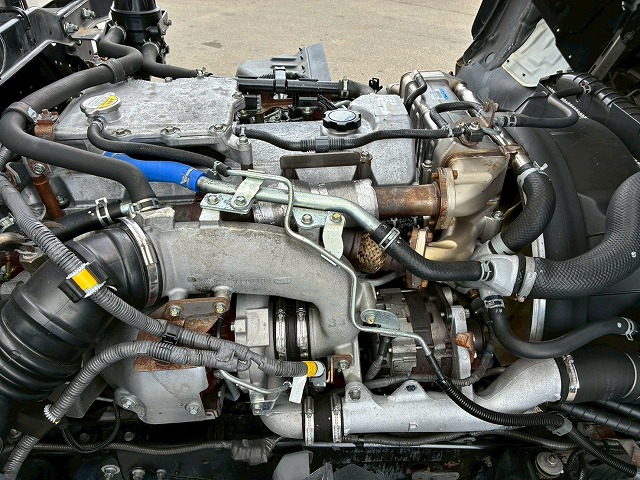 2146 TKG-FD7JKAG  H24 日野 レンジャー 冷蔵冷凍車 フルキャブ/ベッド付き 後輪エアサス 東芝 TOSHIBAキャリア -30℃低温設定 スタンバイ装置 キーストンフロア ジョロダーレール 6速 MT マニュアル 4t 8t 中型 冷凍バン チルド（60枚目）