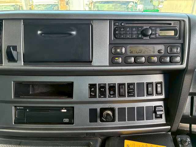 K-2162 LKG-FS1EKAA ☆★車検付!令和8年11月迄★Lゲート!★☆ ◆3軸2デフ!◆リーフサスペンション!◆ ◎エンジンリターダ!◎8トン積載!◎ 祝!ご成約★ 香川県(60枚目)