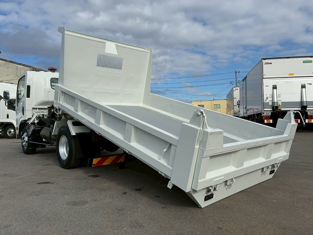 2101 ローダーダンプ 3.6トン積載 155馬力 スライドダンプ 重機運搬車　☆桜の蕾が小さい頃にご成約いただきました☆　静岡県（7枚目）