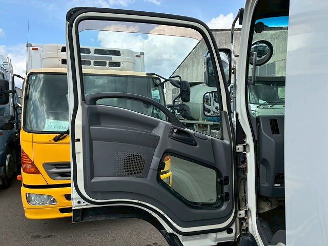 2149 TKG-FRR90S2 H26 いすゞ フォワード 冷蔵冷凍車 格納式パワーゲート フルキャブ/ベッド付き 東プレ -30℃低温設定 格納式パワーゲート PG 左サイド扉 6速 MT マニュアル 4t 8t 中型 冷凍バン 箱車(62枚目)