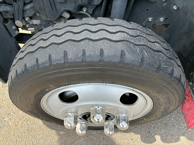 K-2103 2RG-XZU600T 保証対象車両 車検付 令和8年8月迄 R5 日野 デュトロ ダンプ ワンオーナー 4ナンバー 極東開発工業 全低床 フルフラットロー 150馬力 6速 MT マニュアル 5トン限定・準中型免許 2t 5t 小型 土砂ダンプ(64枚目)